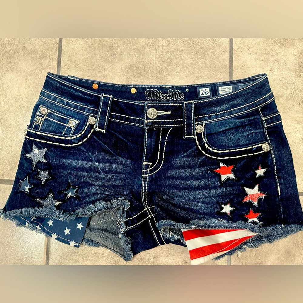 Miss Me Red White and Blue 26 shorts.  Perfect Condition